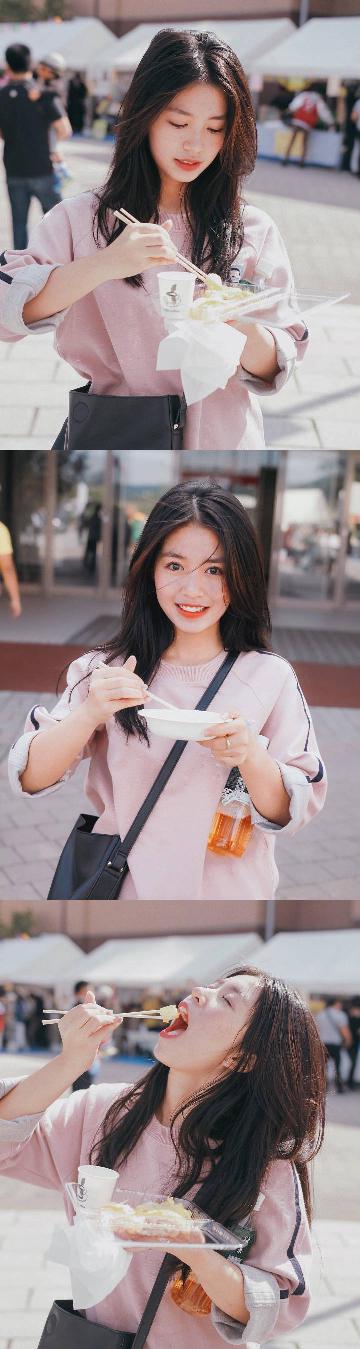 妻子长途客车上的轮杆
